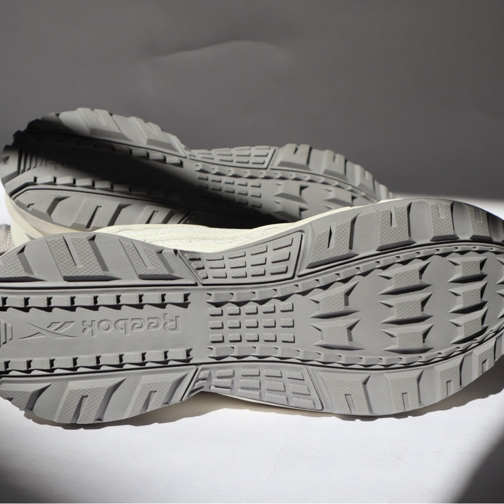 NWT Reebok Cream and Gray Ridgerider 6.0 Sneakers - Picture 6 of 6